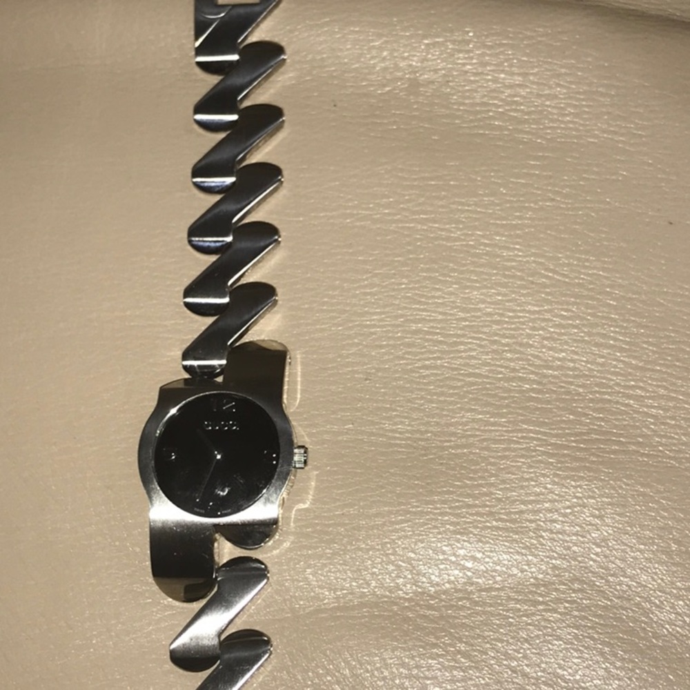 GUCCI Watch - Picture 2 of 8